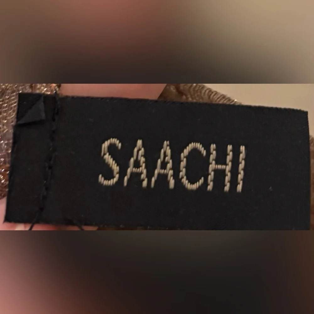 SAACHI  Brown Sparkly Throw On 🧣